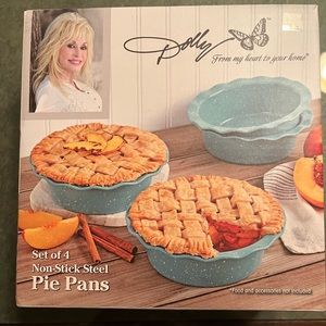 Dolly Pardon Teal Blue Set of 4 Non-Stick Steel Pie Pans
